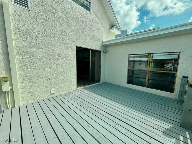 Building Photo - 12743 Brewster Dr