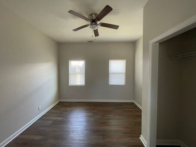 Building Photo - 1112 E Bolton St