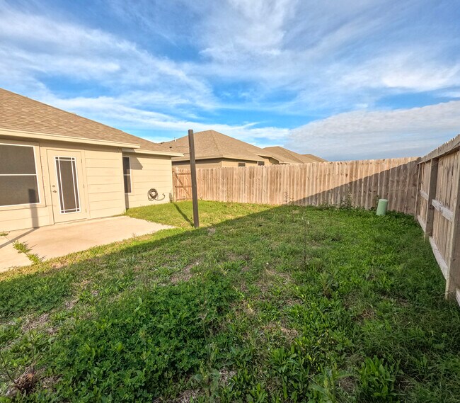 Building Photo - 7745 Corral Dr