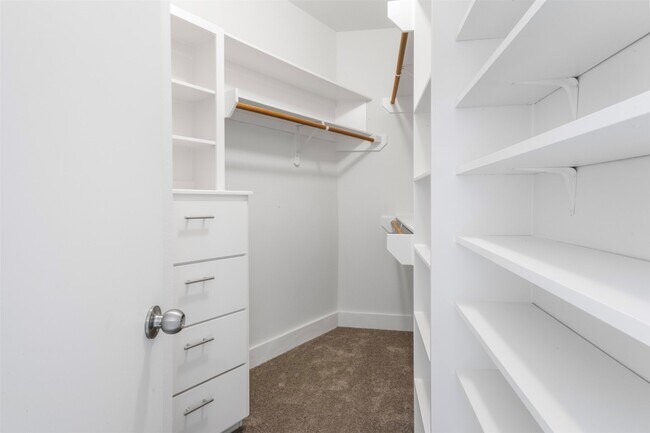 Building Photo - 9716 Linkmeadow Ln