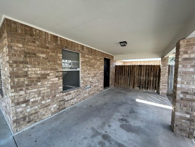 Building Photo - 3921 Zinnia Ave