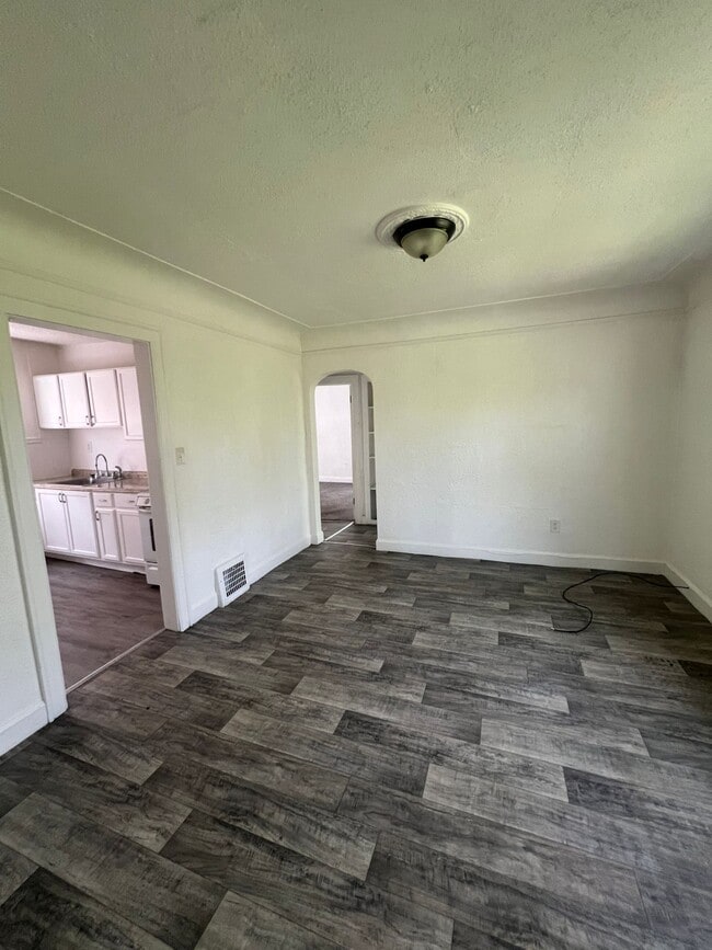 Building Photo - 14893 Prest St