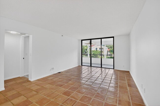 Building Photo - 1850 Homewood Blvd