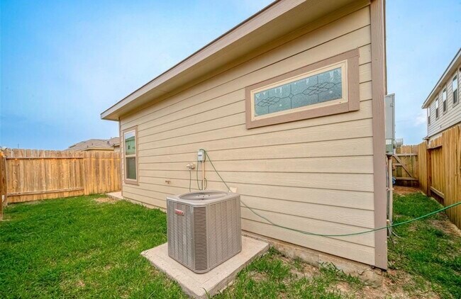 Building Photo - 6409 Hollock Meadows Ln