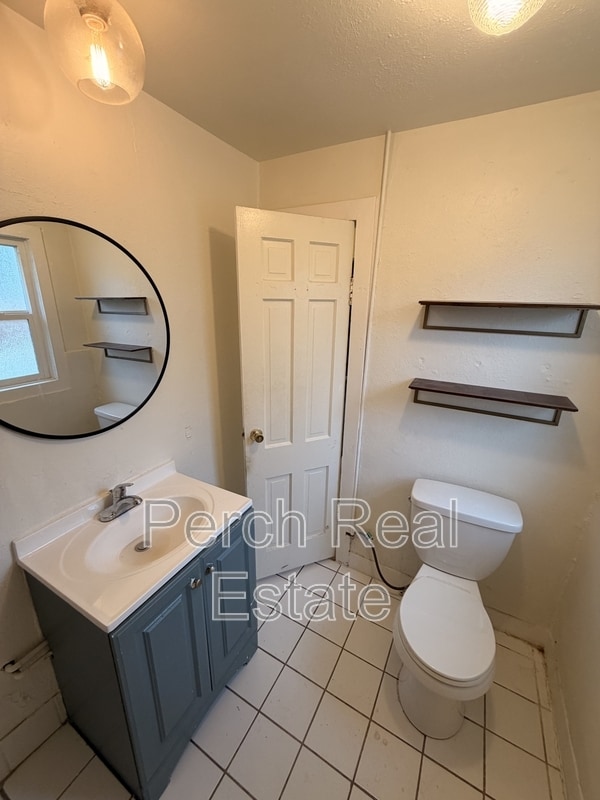 Building Photo - 107 S Kendall St