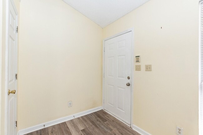 Building Photo - Beautiful One-Level 3-Bedroom Home in Raleigh