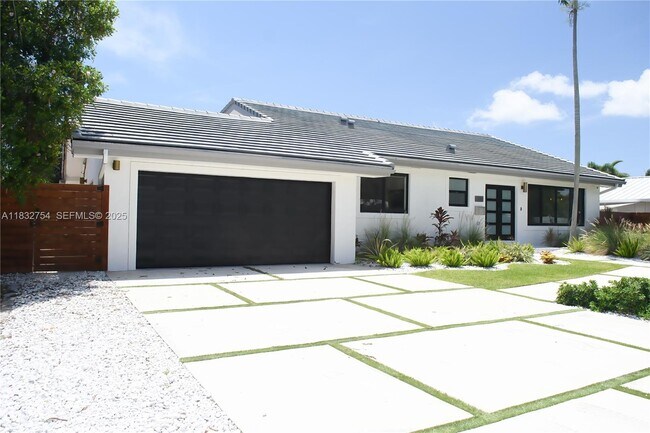 Building Photo - 1240 NE 27th Terrace