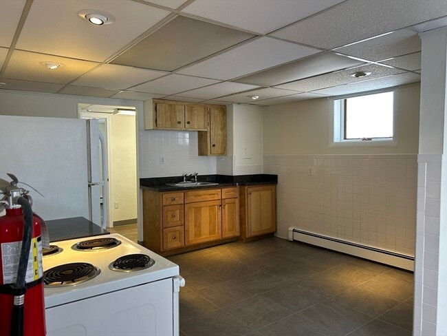 Building Photo - 200 Main St