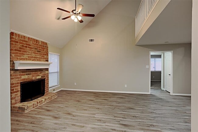 Building Photo - 9903 Jockey Club Dr