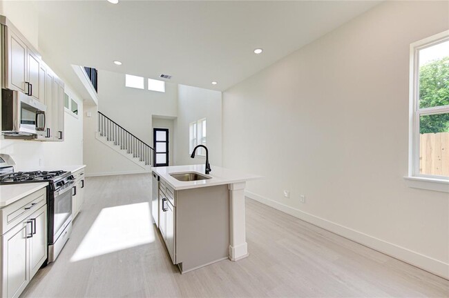 Building Photo - 4336 Avron Drive