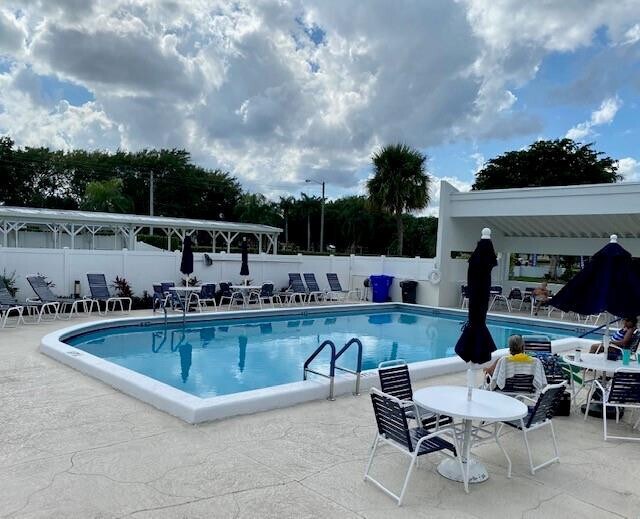 Building Photo - 927 Sun Acres Ln