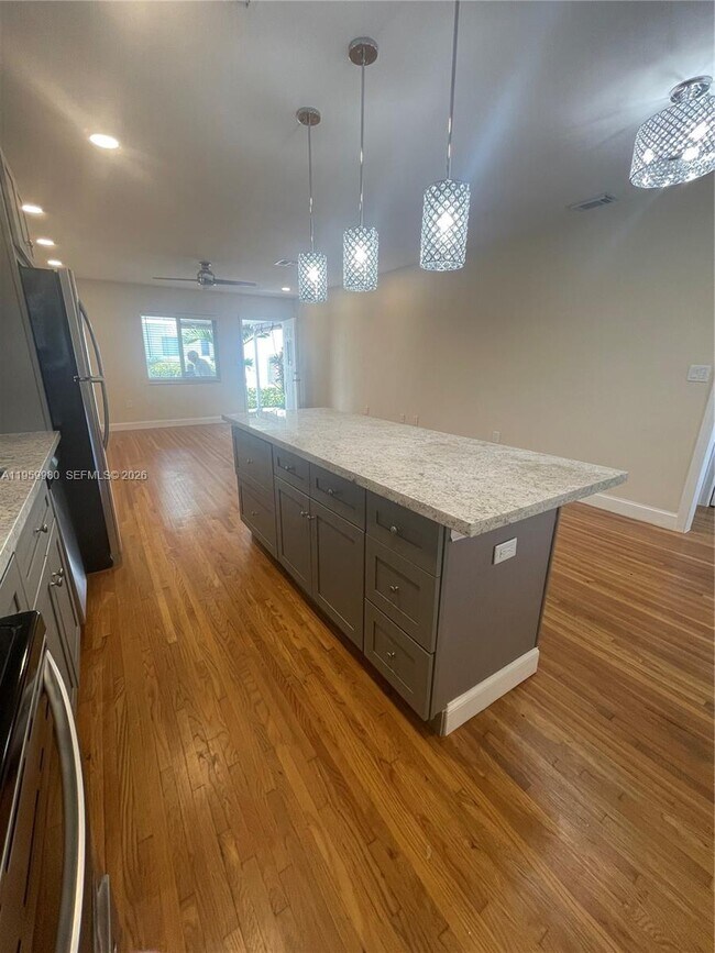 Building Photo - 1084 92nd St