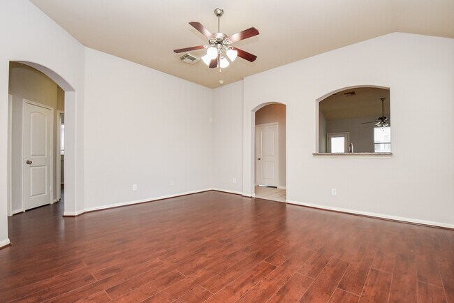 Building Photo - 6014 Starbrook Creek Dr