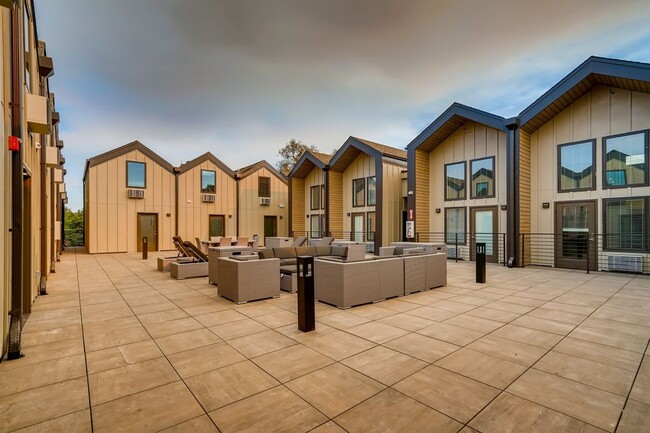 Building Photo - Live Big in a Loft Apartment!