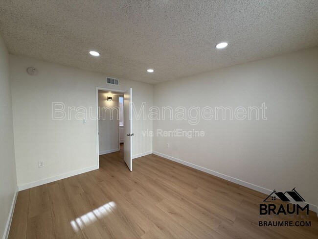 Building Photo - 5461 Kester Ave