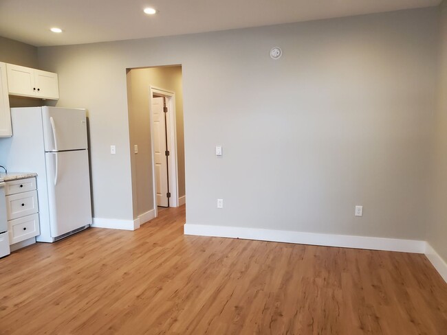 Building Photo - 632-634 Second St.