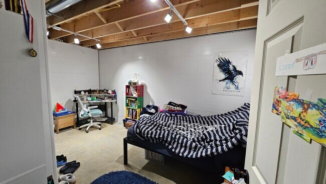 Building Photo - 6122 Stone Mill Dr