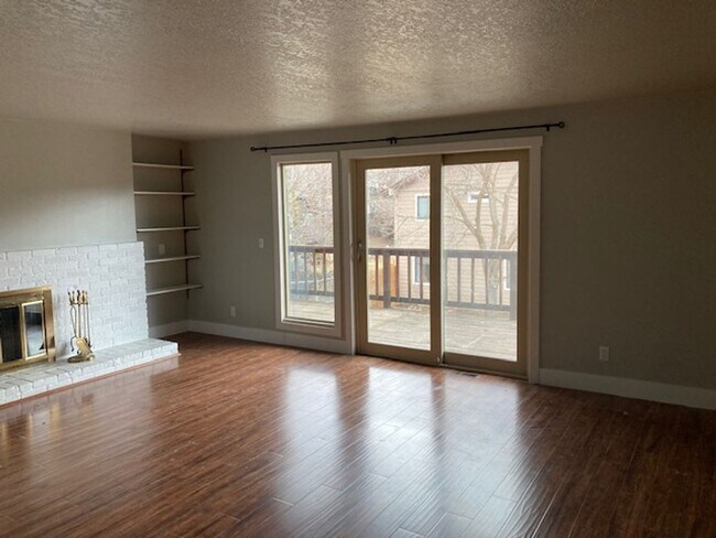 Building Photo - Large  house on the Boise bench with two m...