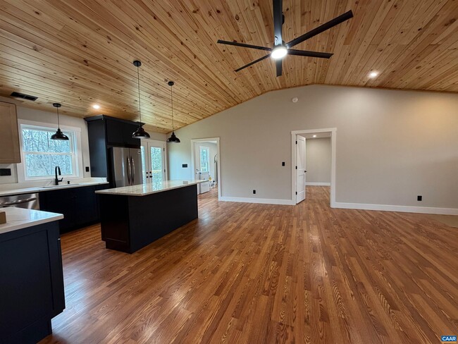 Building Photo - 487 Montreal Ln