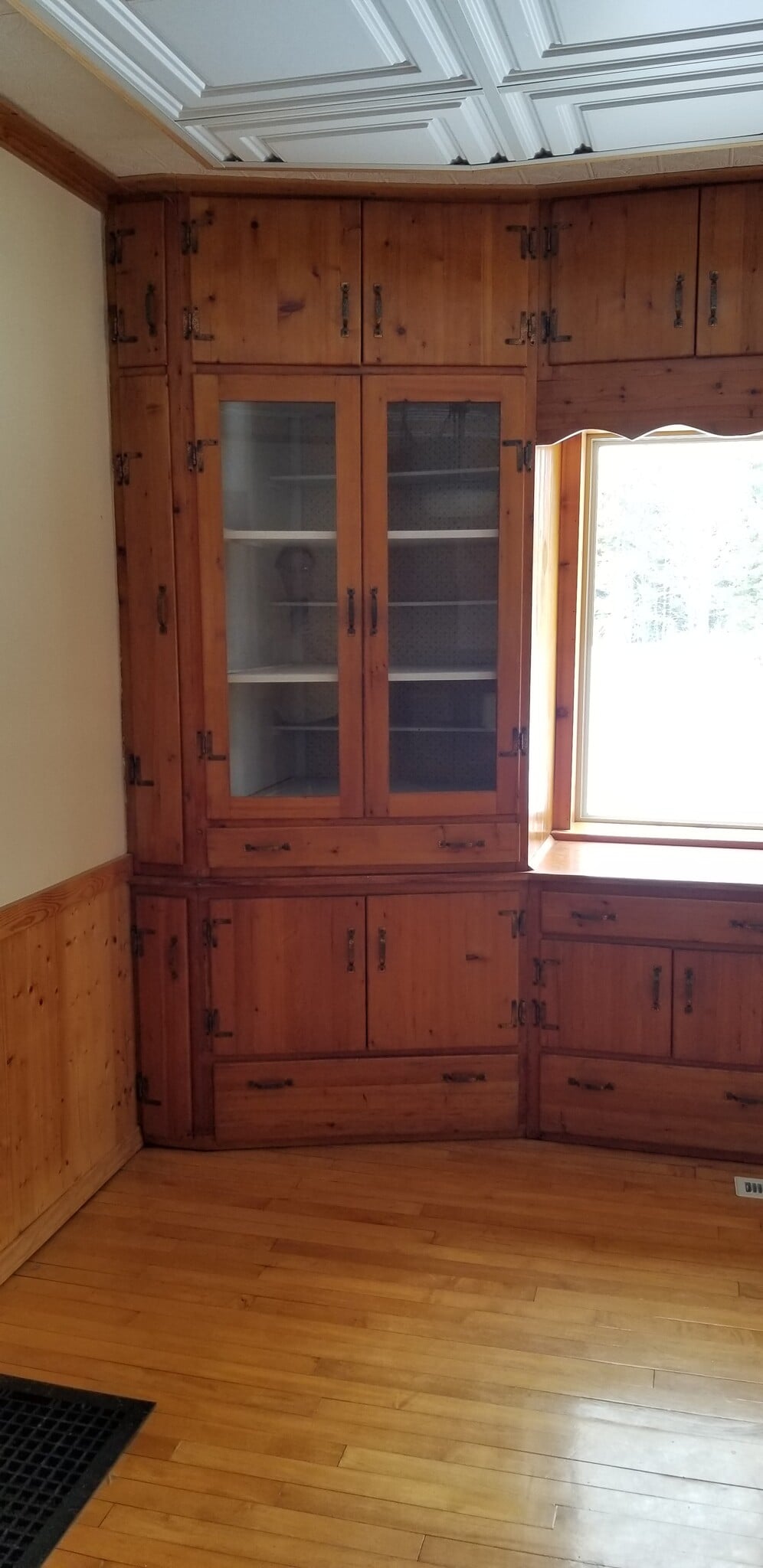 Built in Cabinets in Dinning Room - 1596 Schmidt Rd