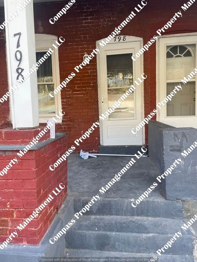 Building Photo - $1095 - 2+ Bed, 1 Bath Row Home - Coatesville