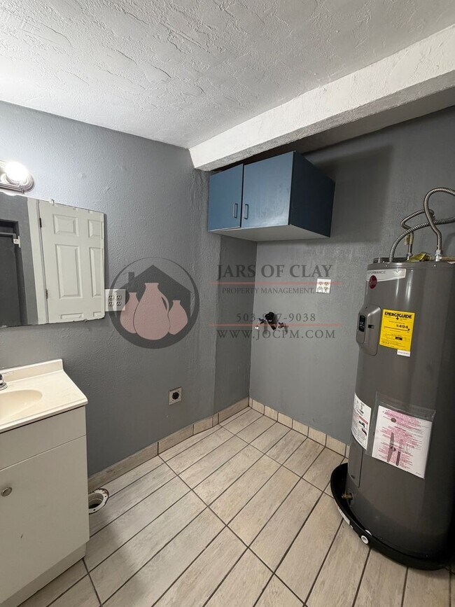 Building Photo - Single Level House- Ready to Move In