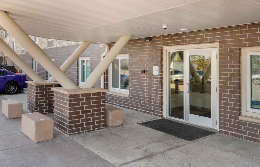 Building Photo - Furnished Studio-Minneapolis - Airport - Mendota Heights