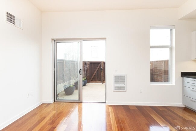 Building Photo - 451 Kansas St