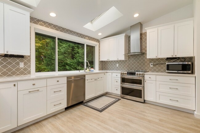 Building Photo - Newly Renovated Bothell Home Sitting on 1 Acre of Land!