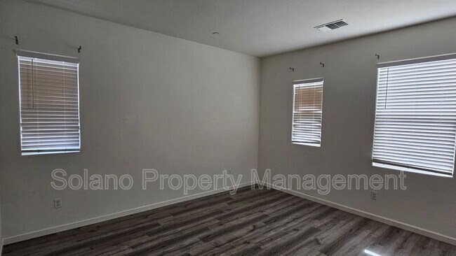 Building Photo - 1205 Niemann St