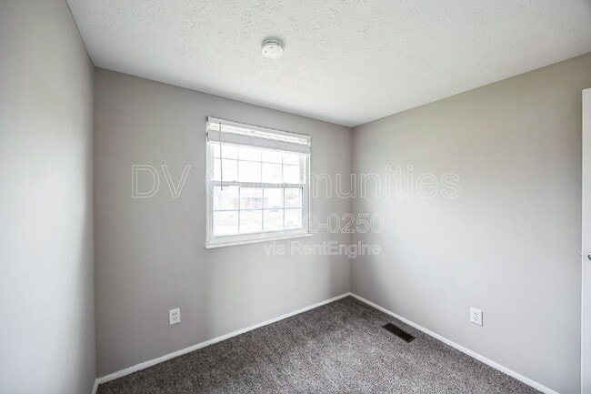 Building Photo - 12174 Glencrest Ct