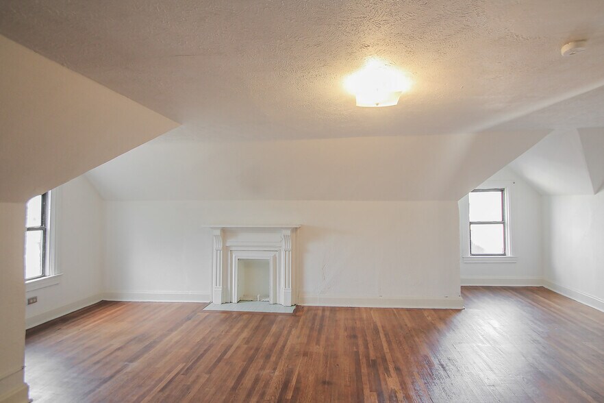 Building Photo - 435 Franklin Ave