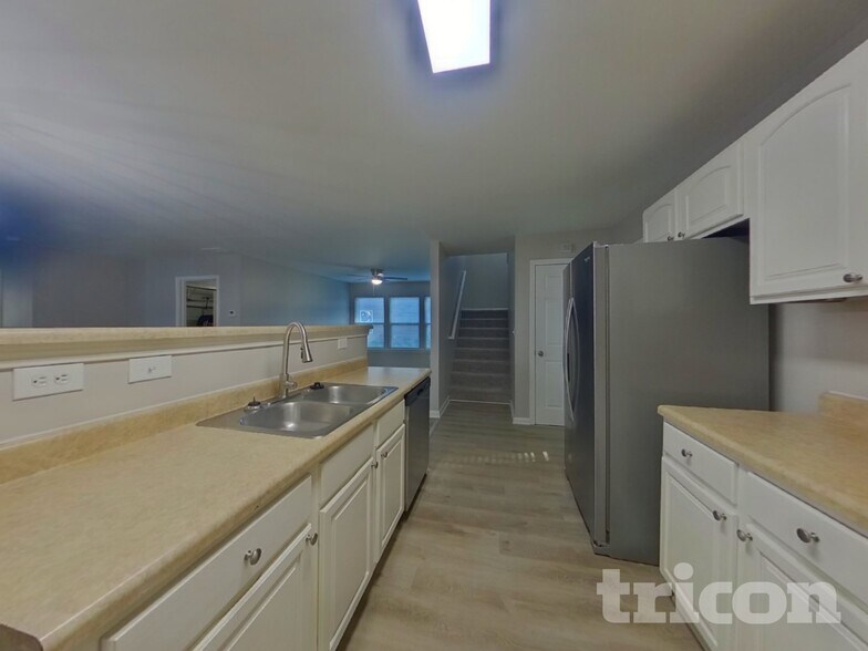 Building Photo - 123 Emily Crest Lane