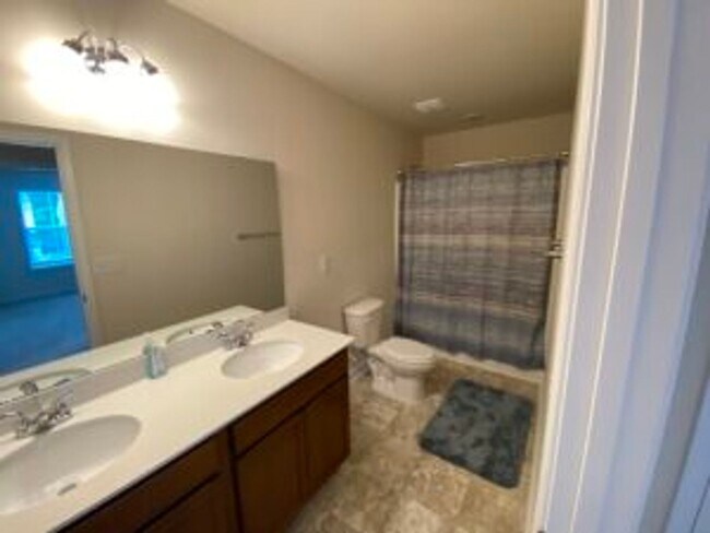 Building Photo - 616 Legacy Park Ct