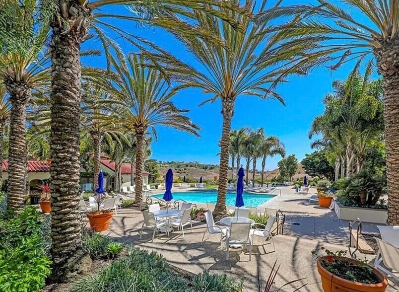 Building Photo - 2531 Costero Magestuoso