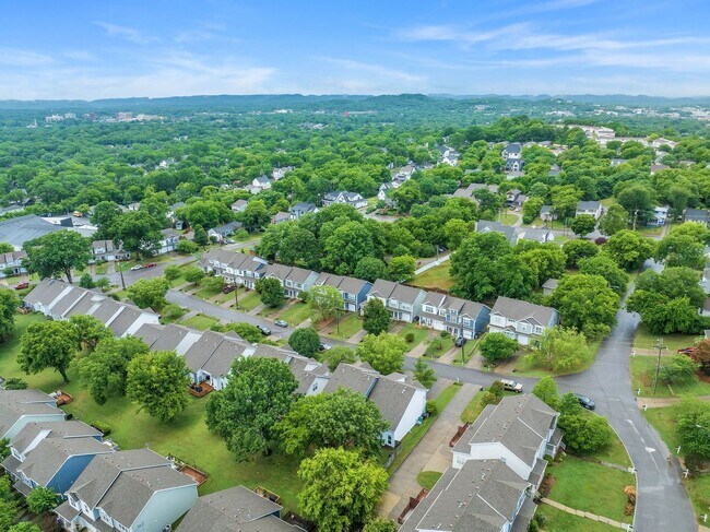 Building Photo - Spotless 3BR/2.5BA townhome minutes from West End, Downtown Nashville!
