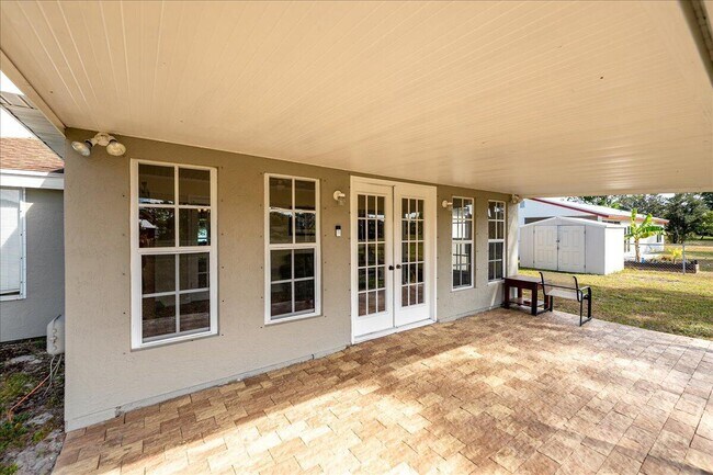 Building Photo - 1969 SE Redwing Cir