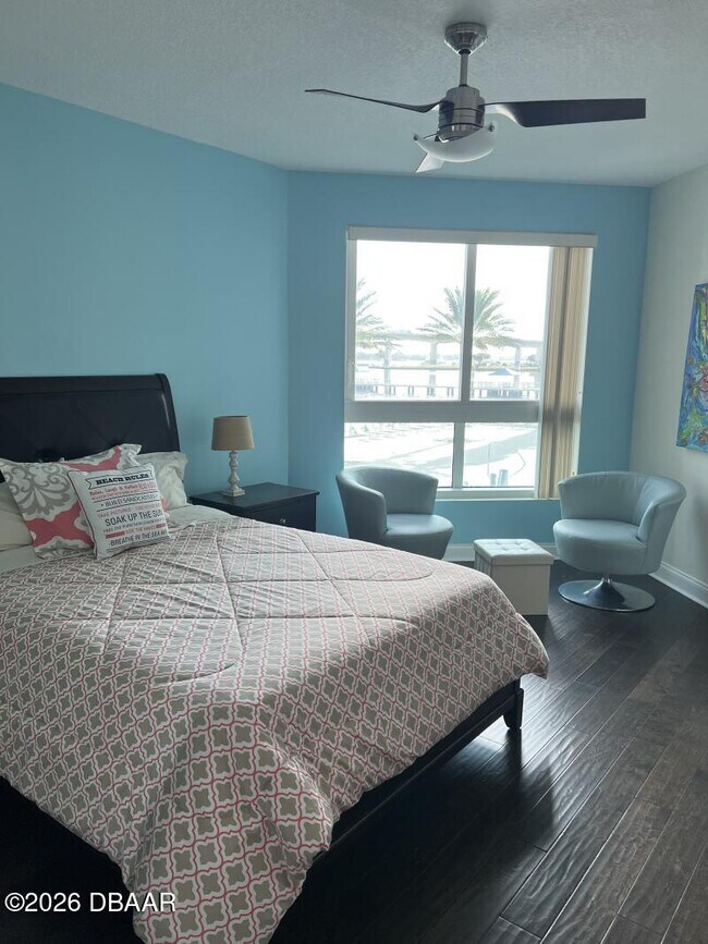 Building Photo - 241 Riverside Dr