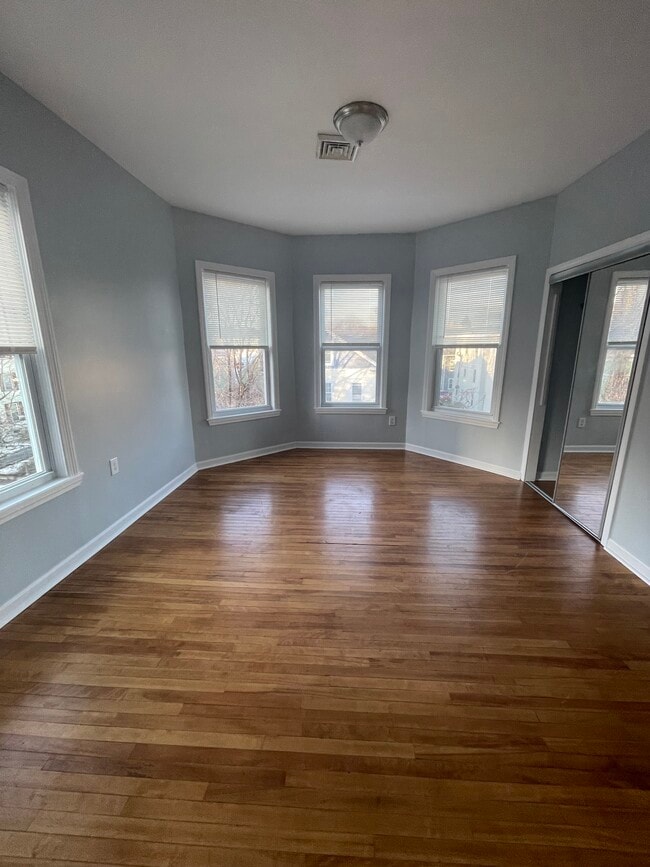 Building Photo - 9 Townsend St