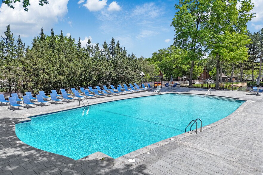 Primary Photo - Georgetown Apartments