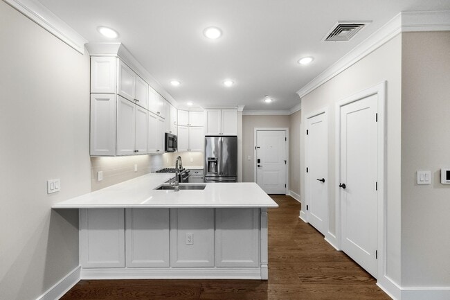 Building Photo - 28 Bright St