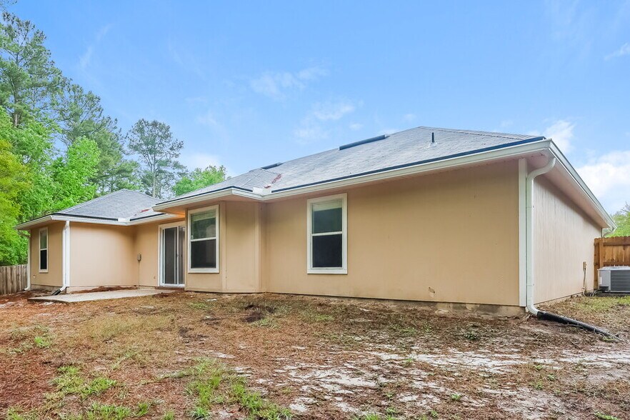 Building Photo - 7811 Invermere Blvd N