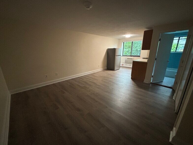 Building Photo - 5 Chester St