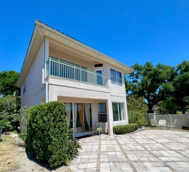Building Photo - 3 Bedroom 2.5 Bath Cinnamon Bay Home with ...