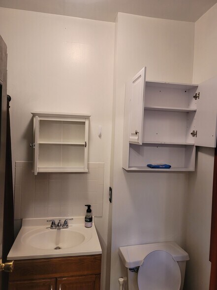 Building Photo - 1622 Bainbridge St