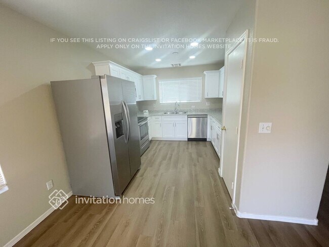Building Photo - 6030 S Wilson Dr