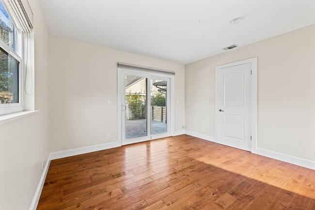 Building Photo - 25 W Central Ave