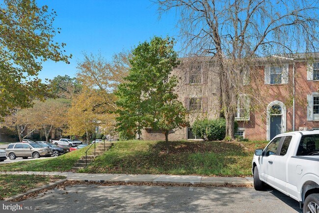 Building Photo - 10738 Bridlerein Terrace