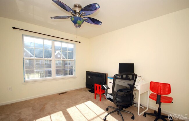 Building Photo - 2319 Berkshire Ln