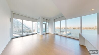 Building Photo - 400 W 61st St